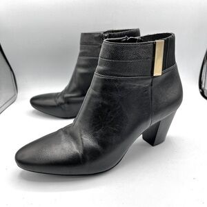 Alfani Step n Flex Palessa Ankle Heeled Bootie Black Leather 8 Side Zip Gold Bar